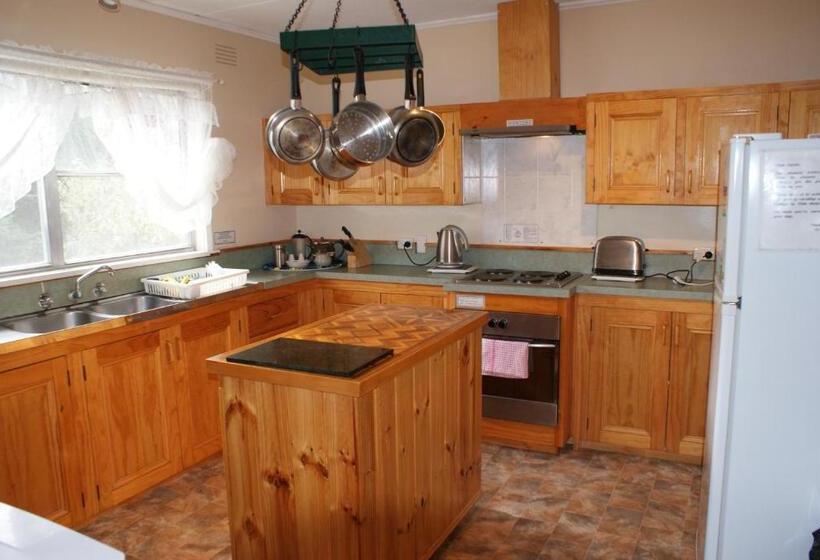 فندق Aaa Granary Accommodation