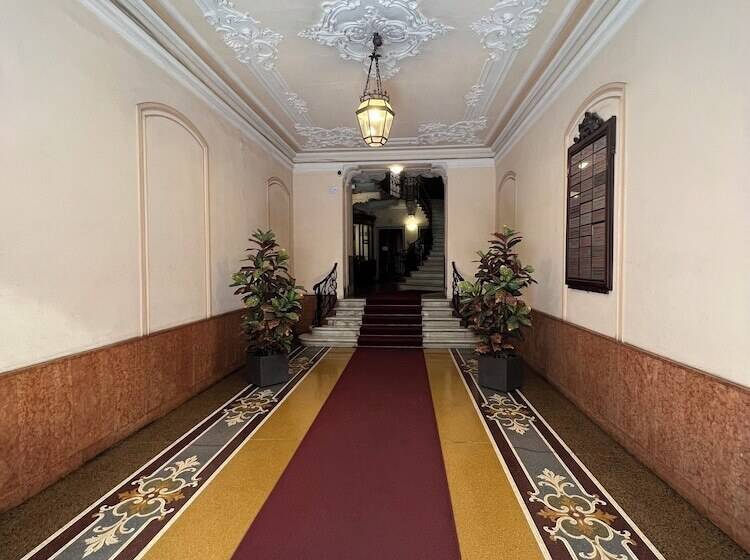 هتل Albergo Astro