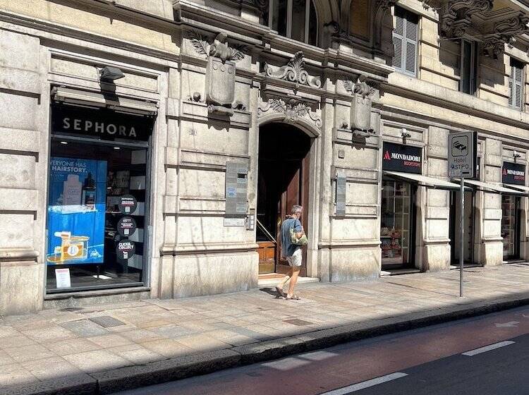 هتل Albergo Astro