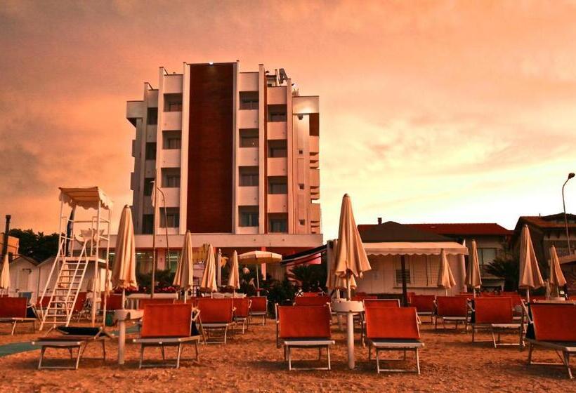 Отель Ambassador