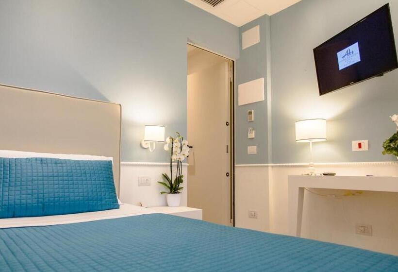 Отель Ambassador