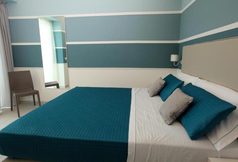 Отель Ambassador