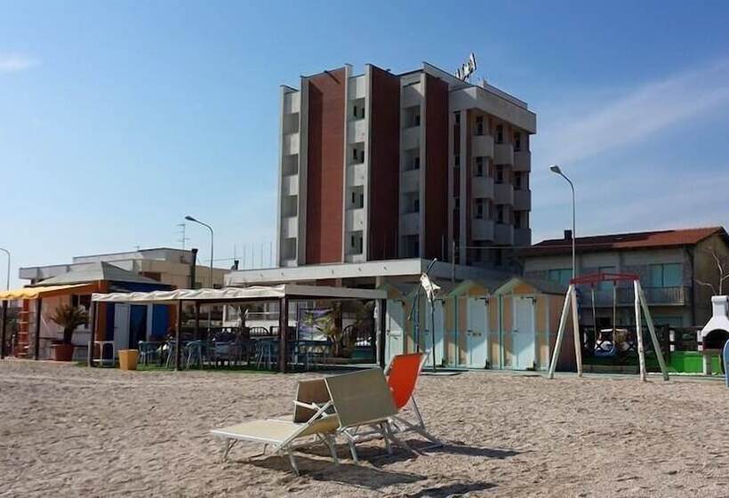 Отель Ambassador