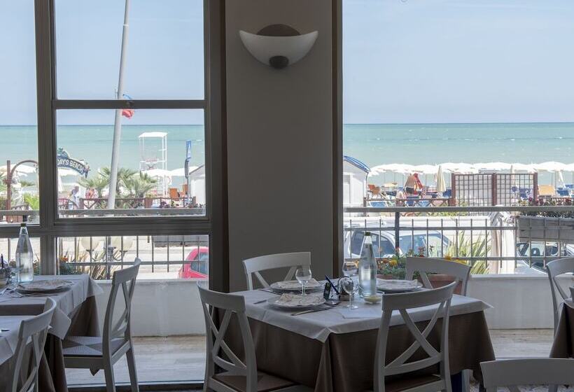 Отель Ambassador