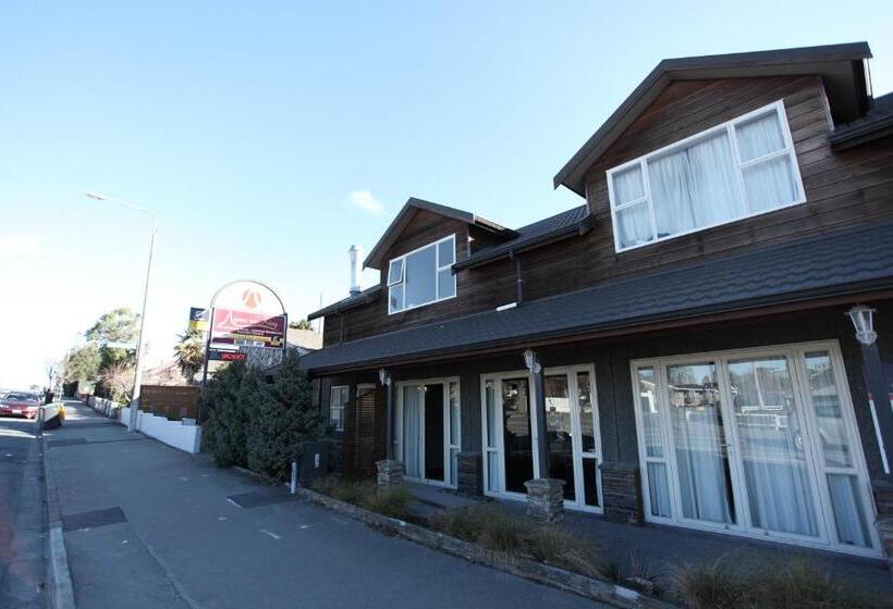 Отель Aspen On King