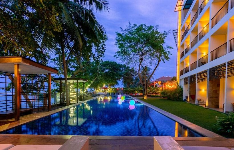 בית מלון כפרי Aston Anyer Beach