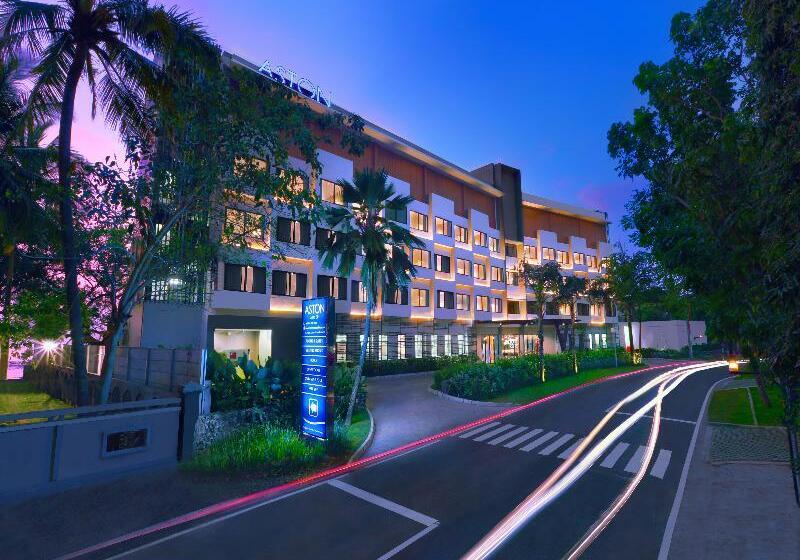 ホテル Aston Anyer Beach