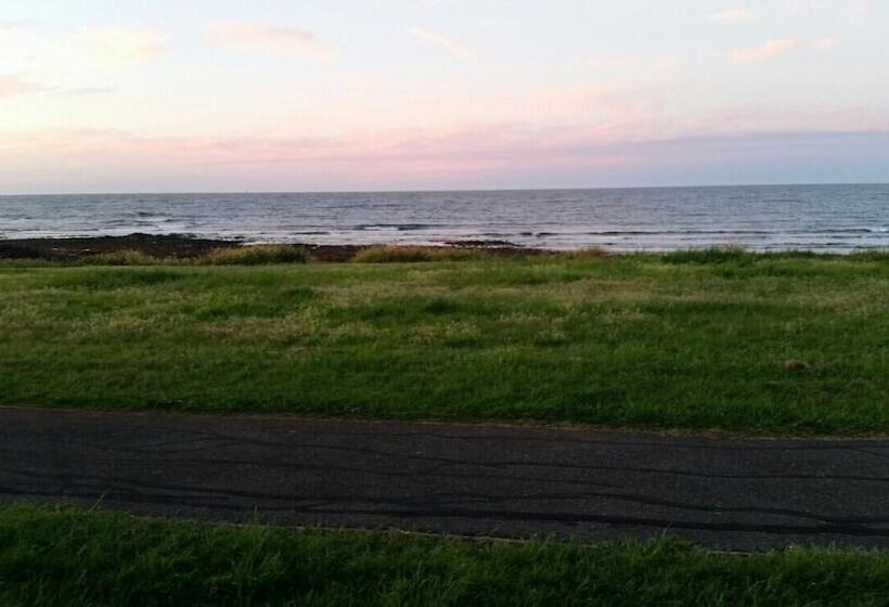 فندق Bay View Holiday Village