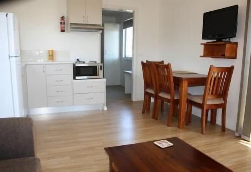 فندق Bay View Holiday Village