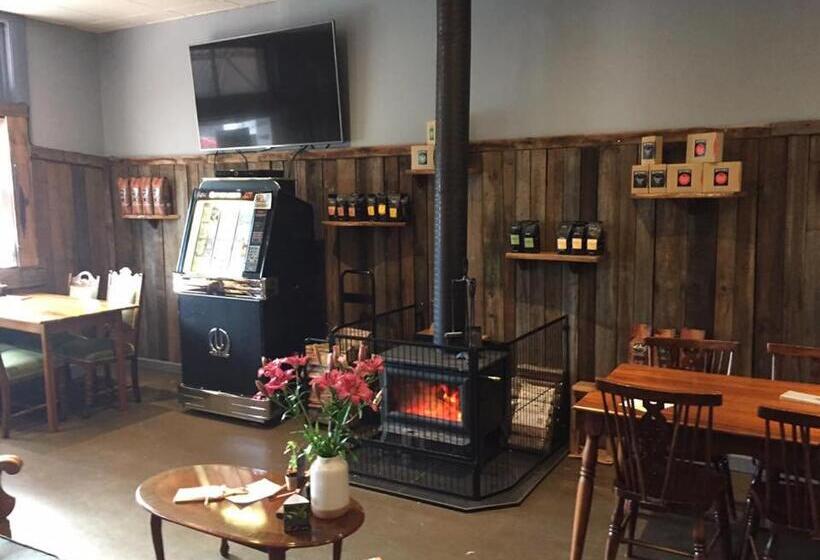 فندق The Bears Went Over The Mountain