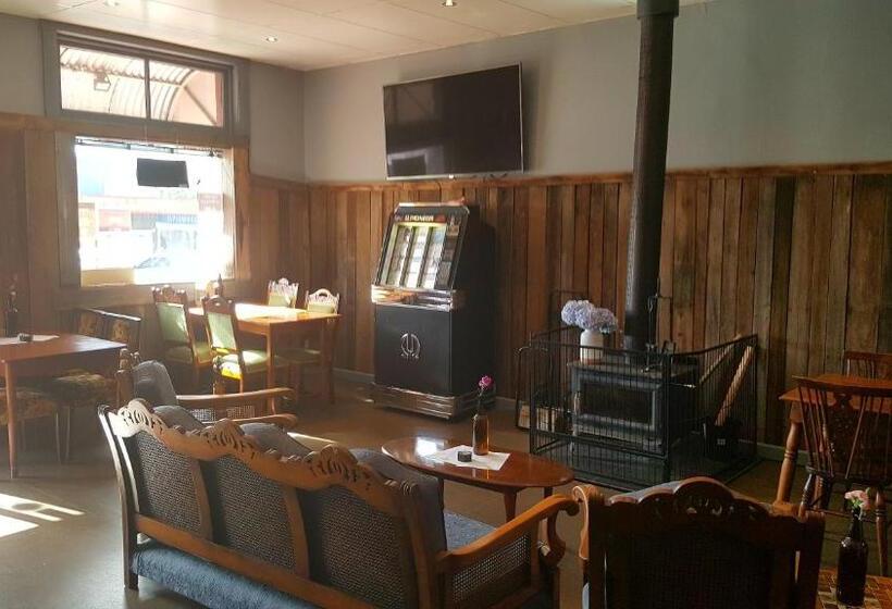 فندق The Bears Went Over The Mountain