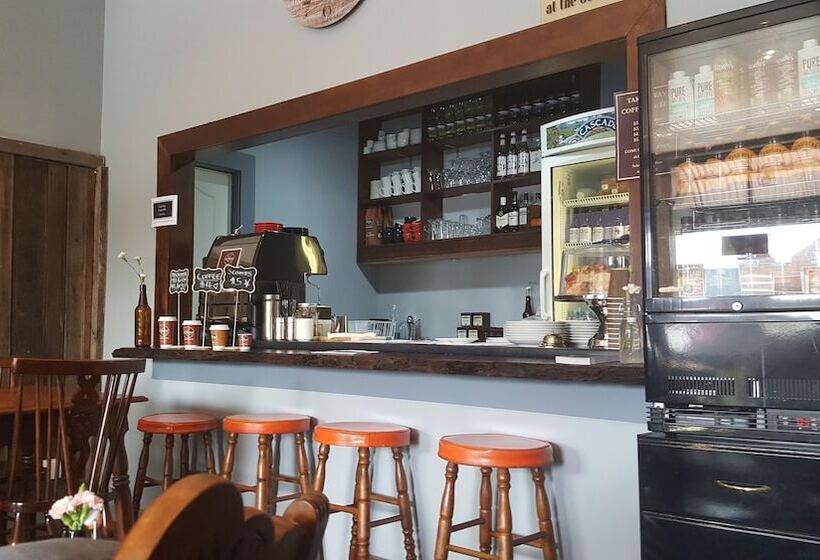 فندق The Bears Went Over The Mountain