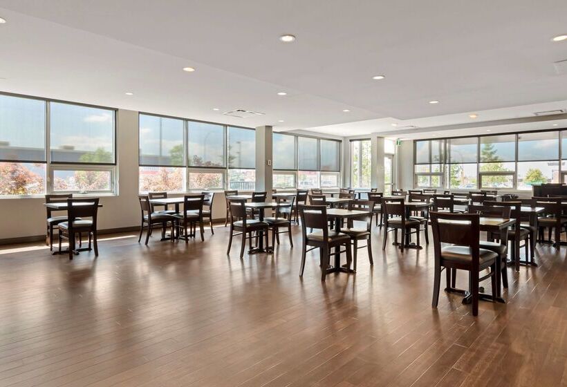 Отель Best Western Plus East Side