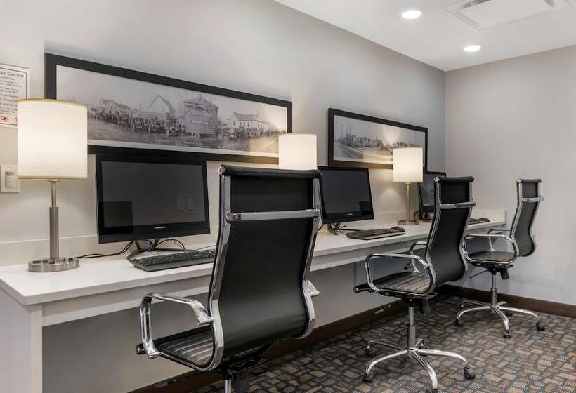 Отель Best Western Plus East Side