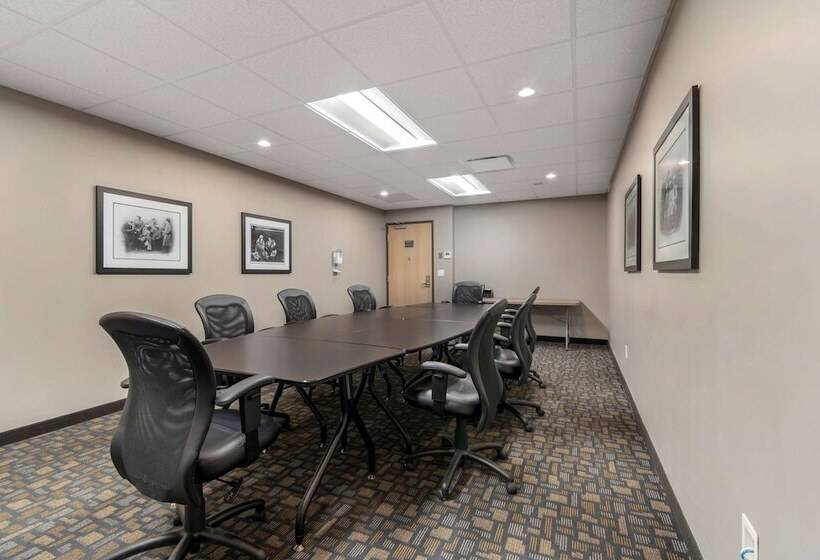 Отель Best Western Plus East Side