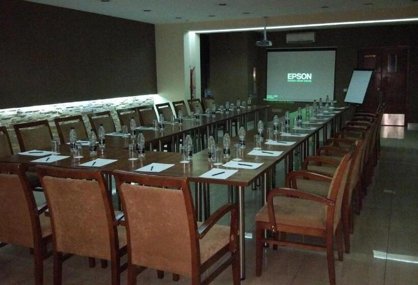 هتل Bishkek Boutique