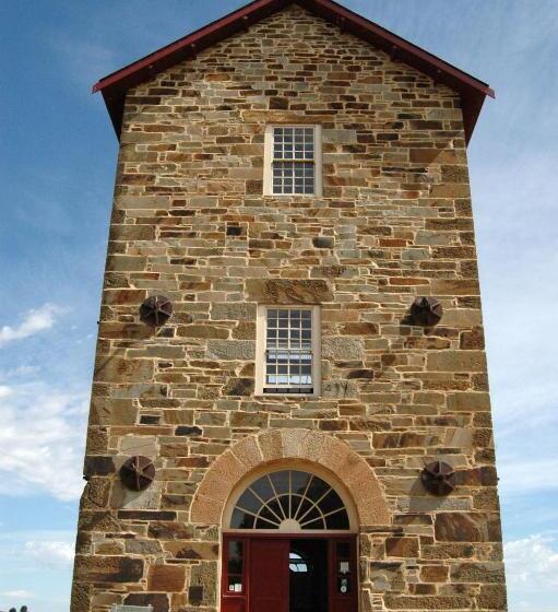 فندق Burra Motor Inn