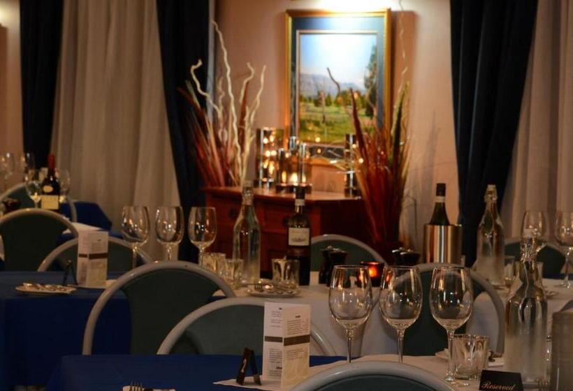 فندق Burra Motor Inn