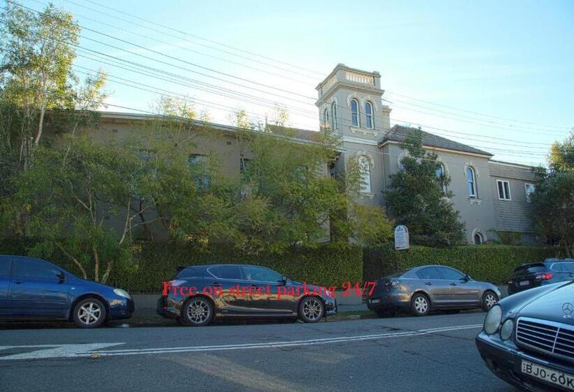 هتل Cambridge Lodge