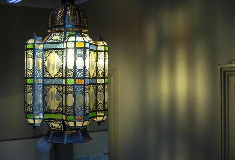 هتل Cambridge Lodge