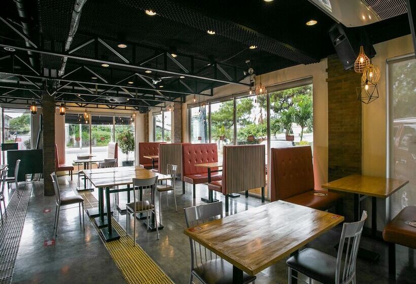 هتل Capital O 642 The Junction Tagaytay