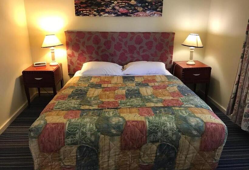 בית מלון כפרי Carnegie Motor Inn