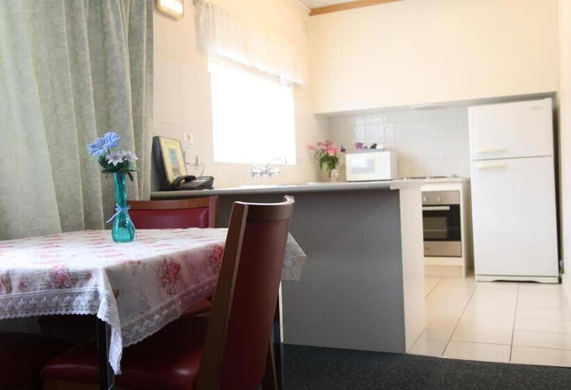 בית מלון כפרי Carnegie Motor Inn