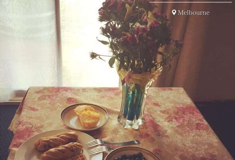 בית מלון כפרי Carnegie Motor Inn