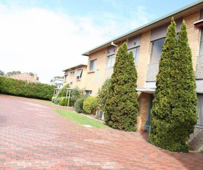 בית מלון כפרי Carnegie Motor Inn