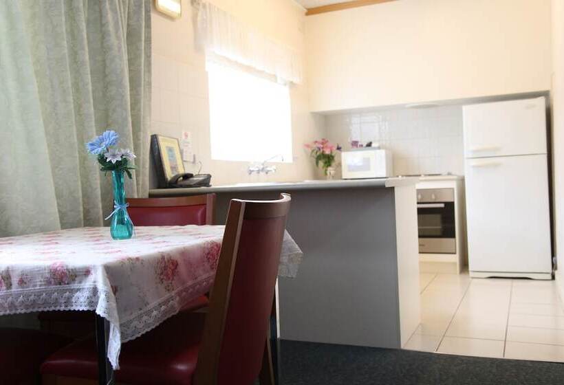 בית מלון כפרי Carnegie Motor Inn