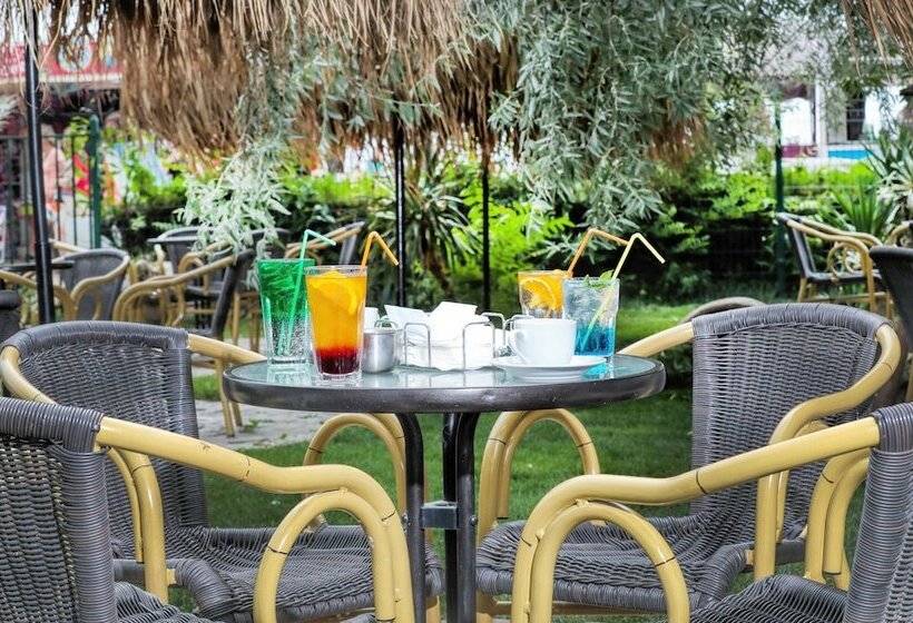 فندق Chaika Beach Resort