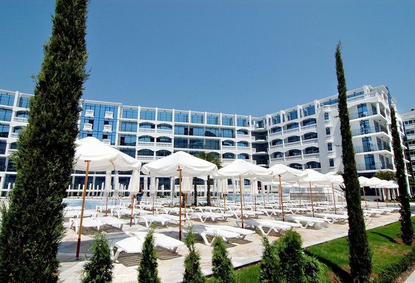 فندق Chaika Beach Resort