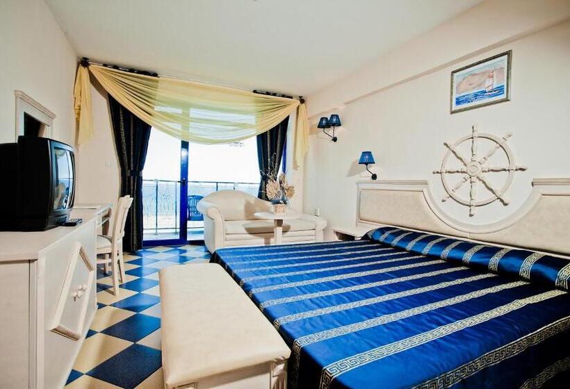 فندق Chaika Beach Resort