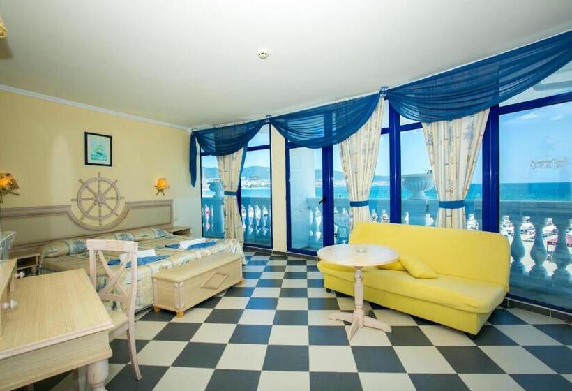 فندق Chaika Beach Resort