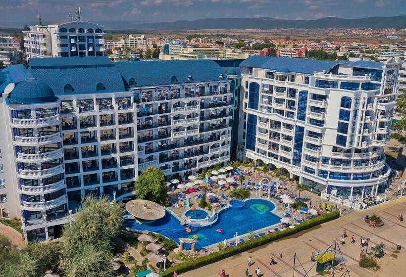 فندق Chaika Beach Resort