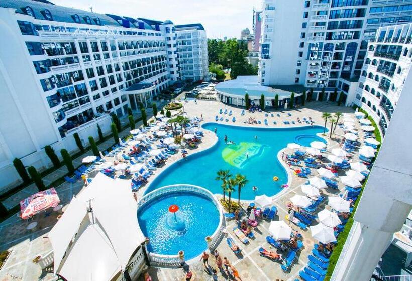 فندق Chaika Beach Resort