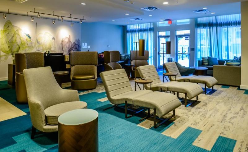 هتل Courtyard Lake Charles