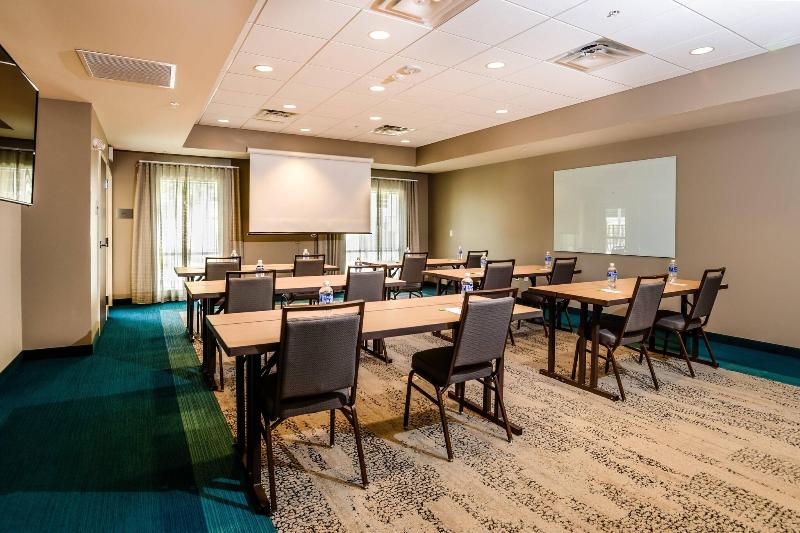 هتل Courtyard Lake Charles