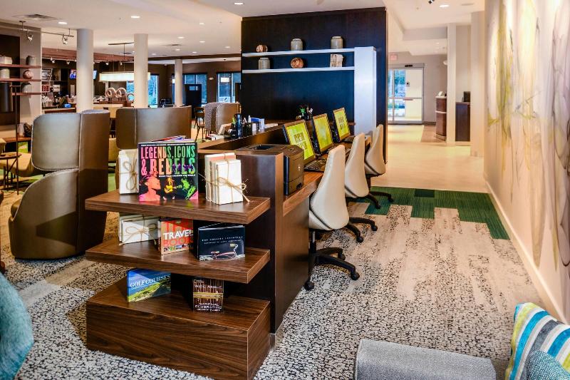 هتل Courtyard Lake Charles