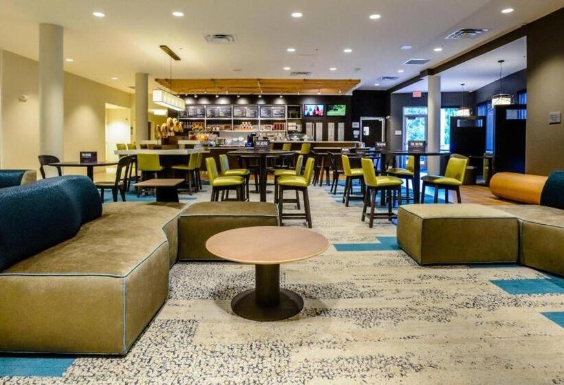 هتل Courtyard Lake Charles