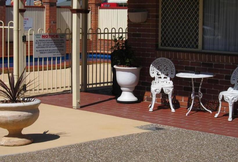 בית מלון כפרי Dalby Mid Town Motor Inn