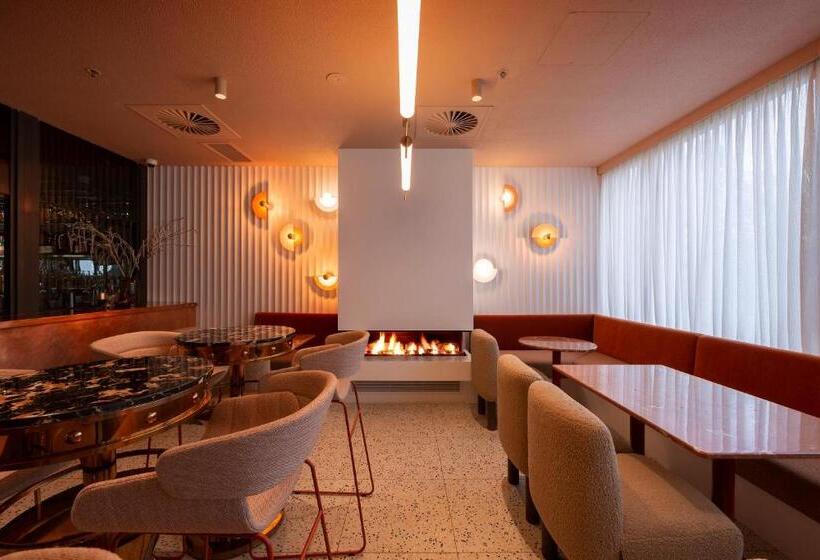 East Hotel And Apartments