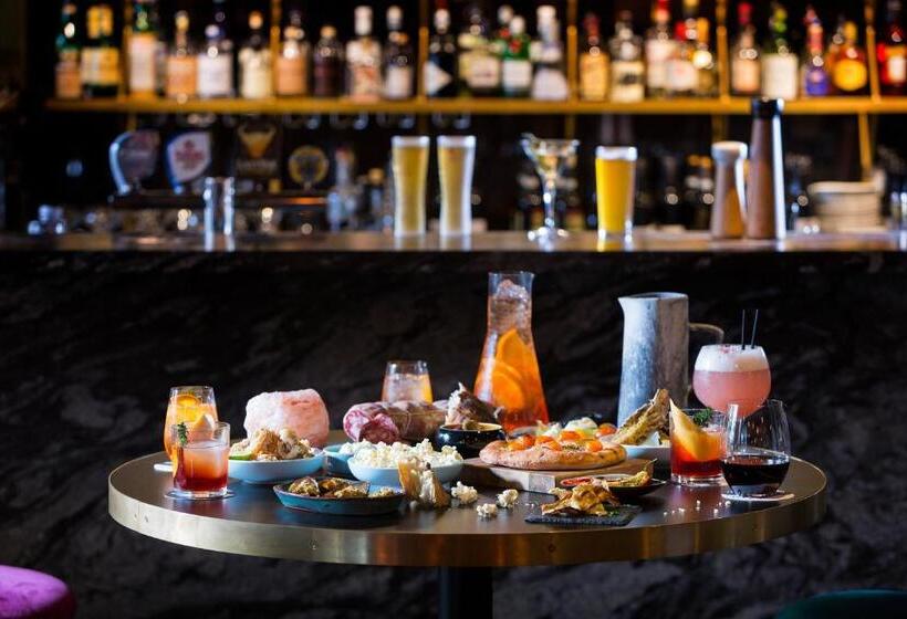 East Hotel And Apartments