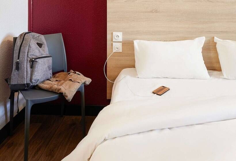 F1 Annemasse Hotel Renove