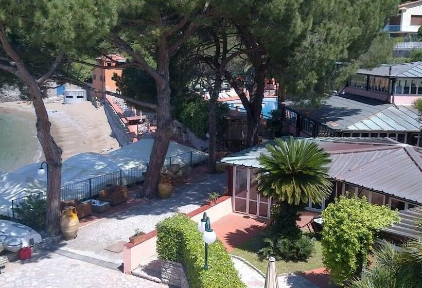 Отель Fiascherino