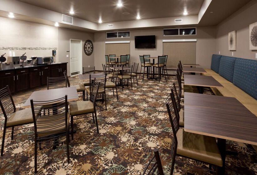 Grandstay Hotel & Suites Valley City