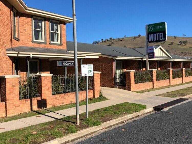 Отель Gundagai Gabriel Motor Inn