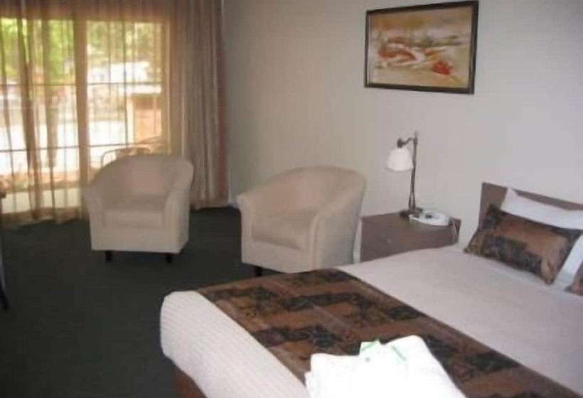 Отель Gundagai Gabriel Motor Inn