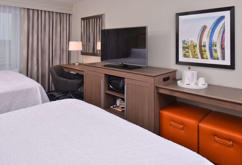 فندق Hampton Inn & Suites Ames