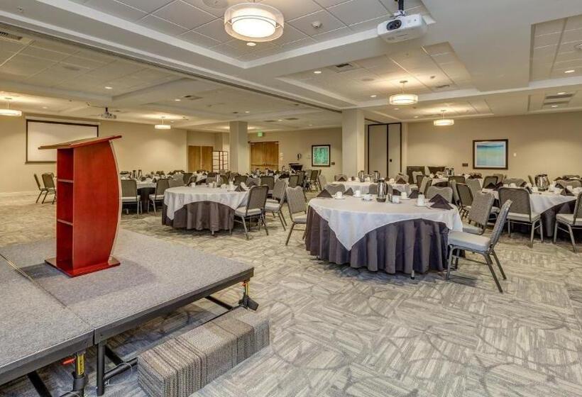 فندق Holiday Inn & Suites Bellingham, An Ihg